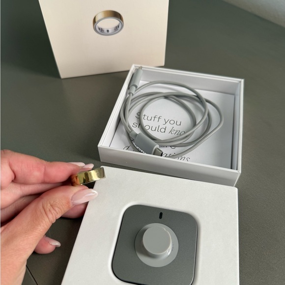 Oura Ring Gold and Silver - Picture 2 of 5